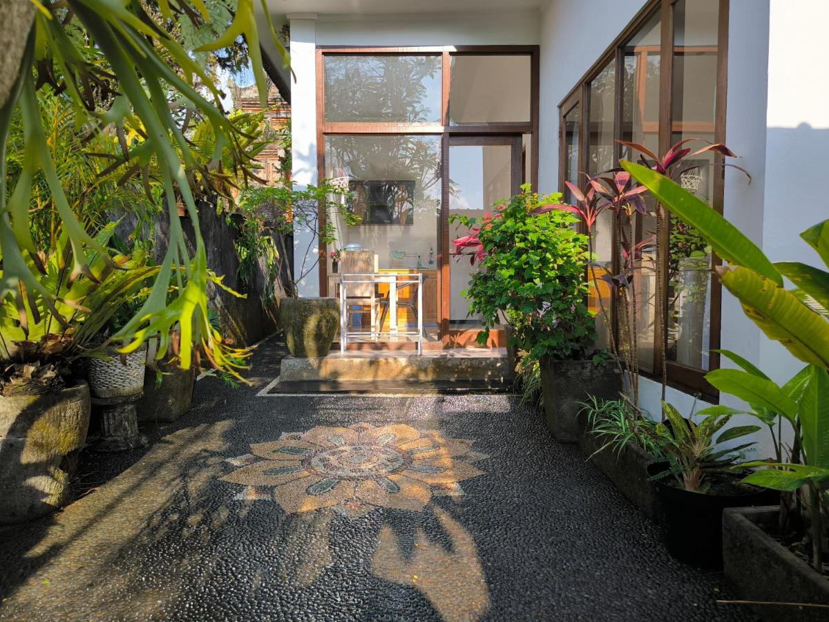 White Lotus House - B&B