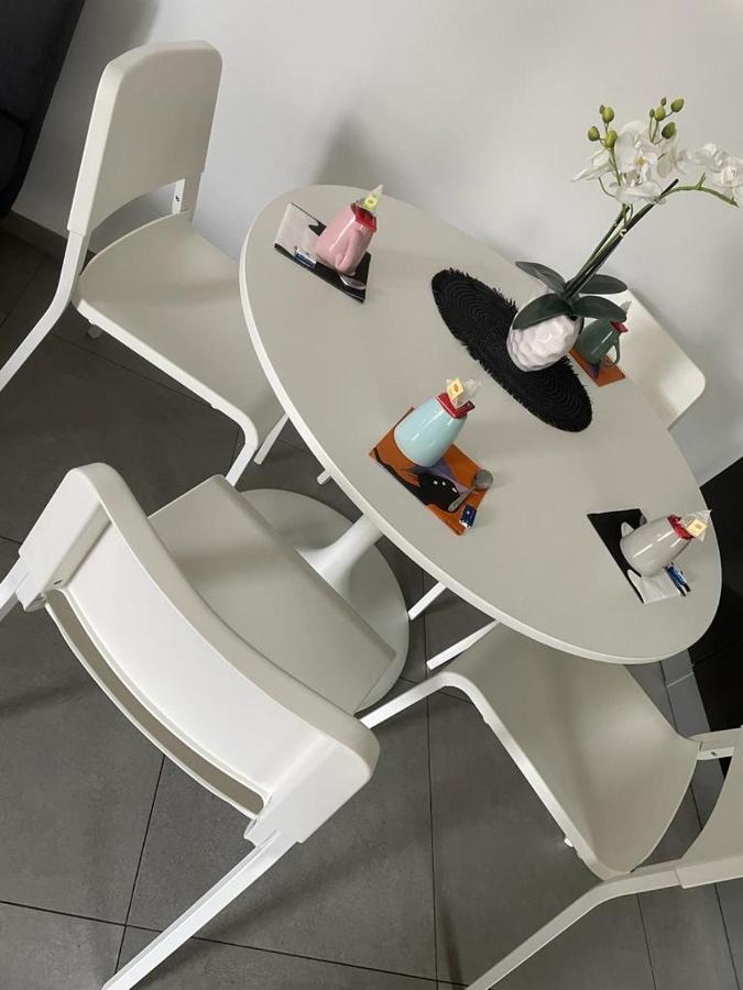 Station 171 Bruxelles-charleroi-airport - B&B Charleroi