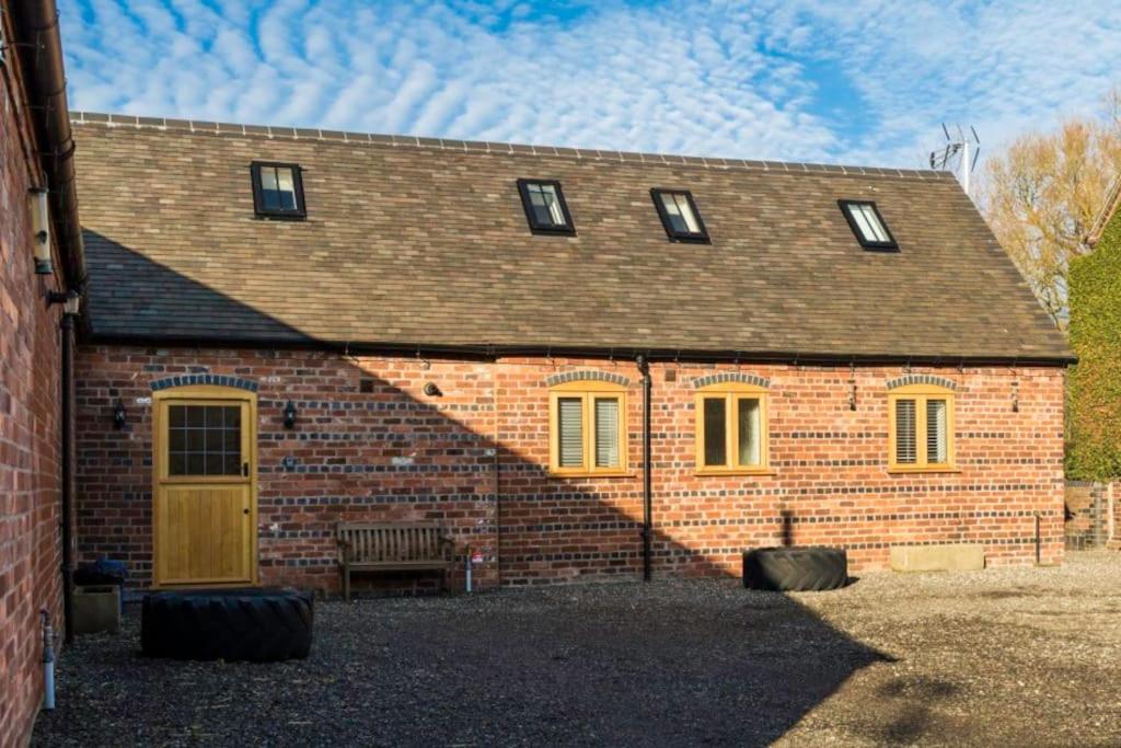 'The Dairy' - Nestled in a traditional farmyard. - B&B
