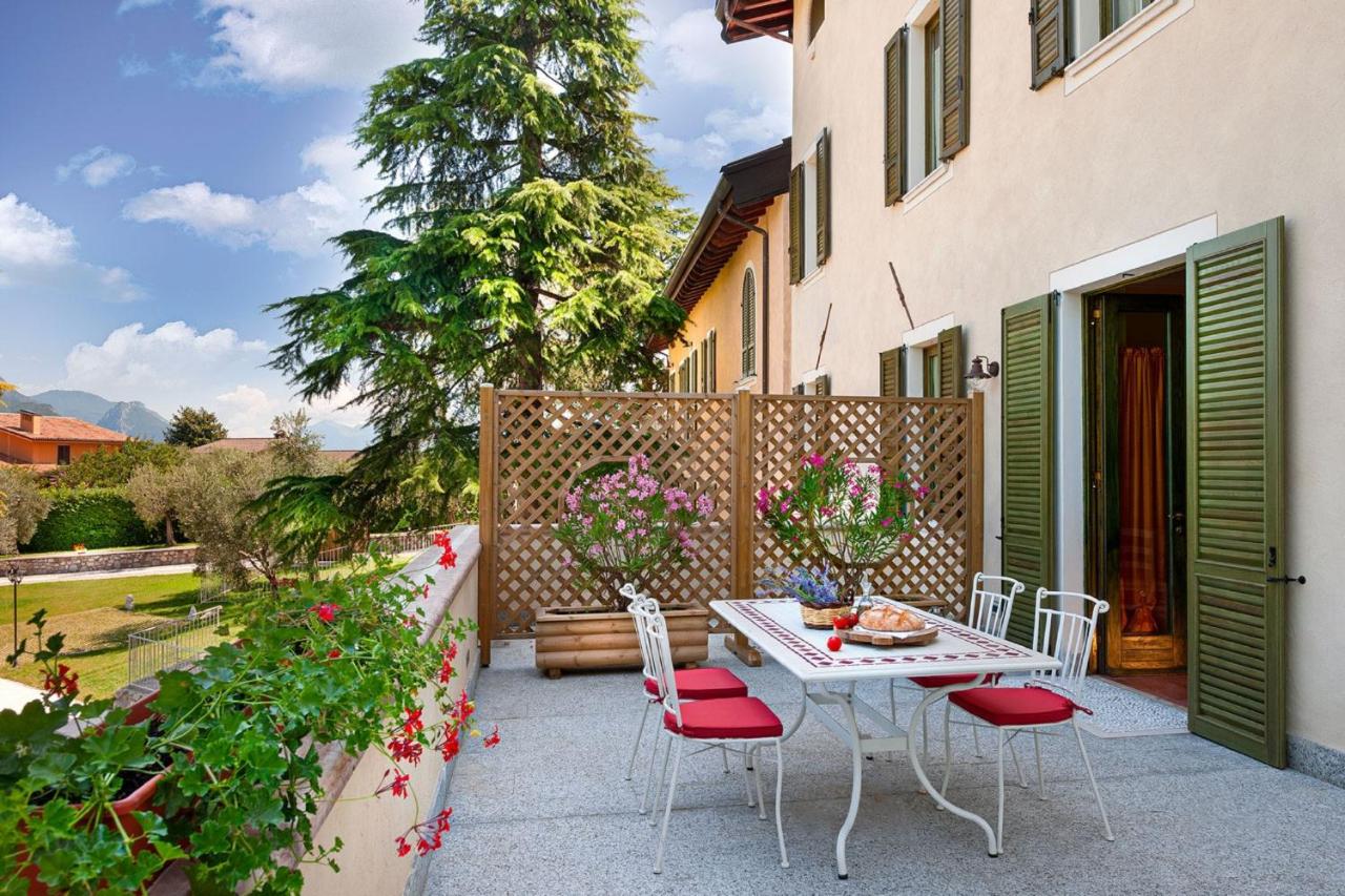 One-Bedroom Apartment with Terrace