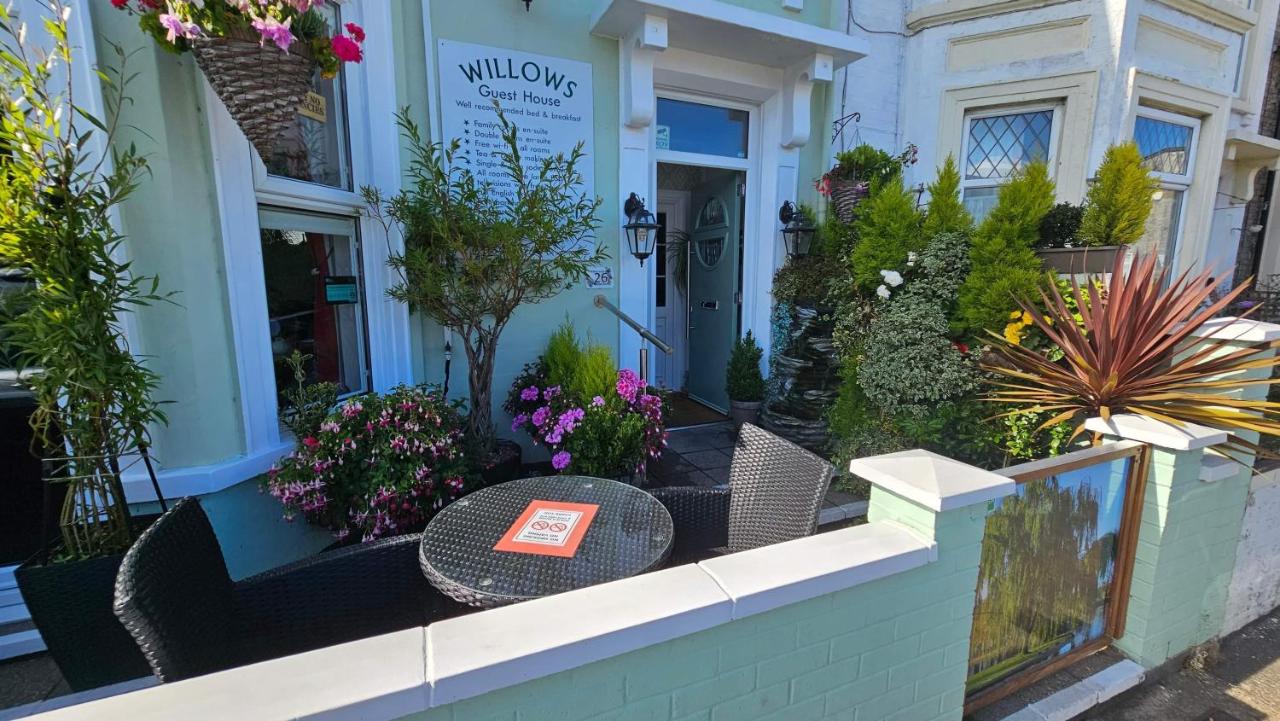 B&B Great Yarmouth - Willows Guest House - Bed and Breakfast Great Yarmouth