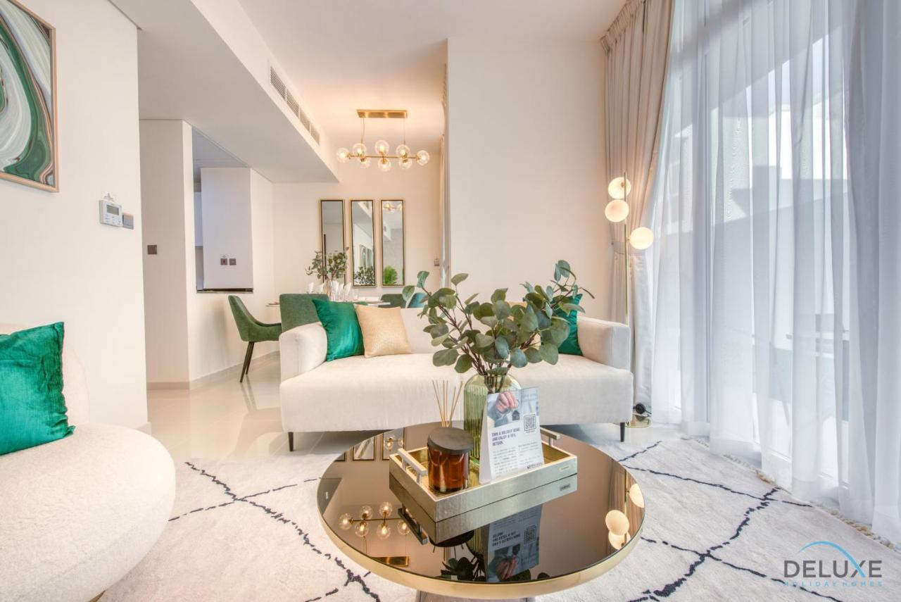 B&B Dubaï - Restful 3BR Townhouse at DAMAC Hills 2 Dubailand by Deluxe Holiday Homes - Bed and Breakfast Dubaï