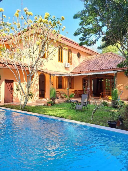 B&B Yogyakarta - Wonderful Villa Felice - Bed and Breakfast Yogyakarta
