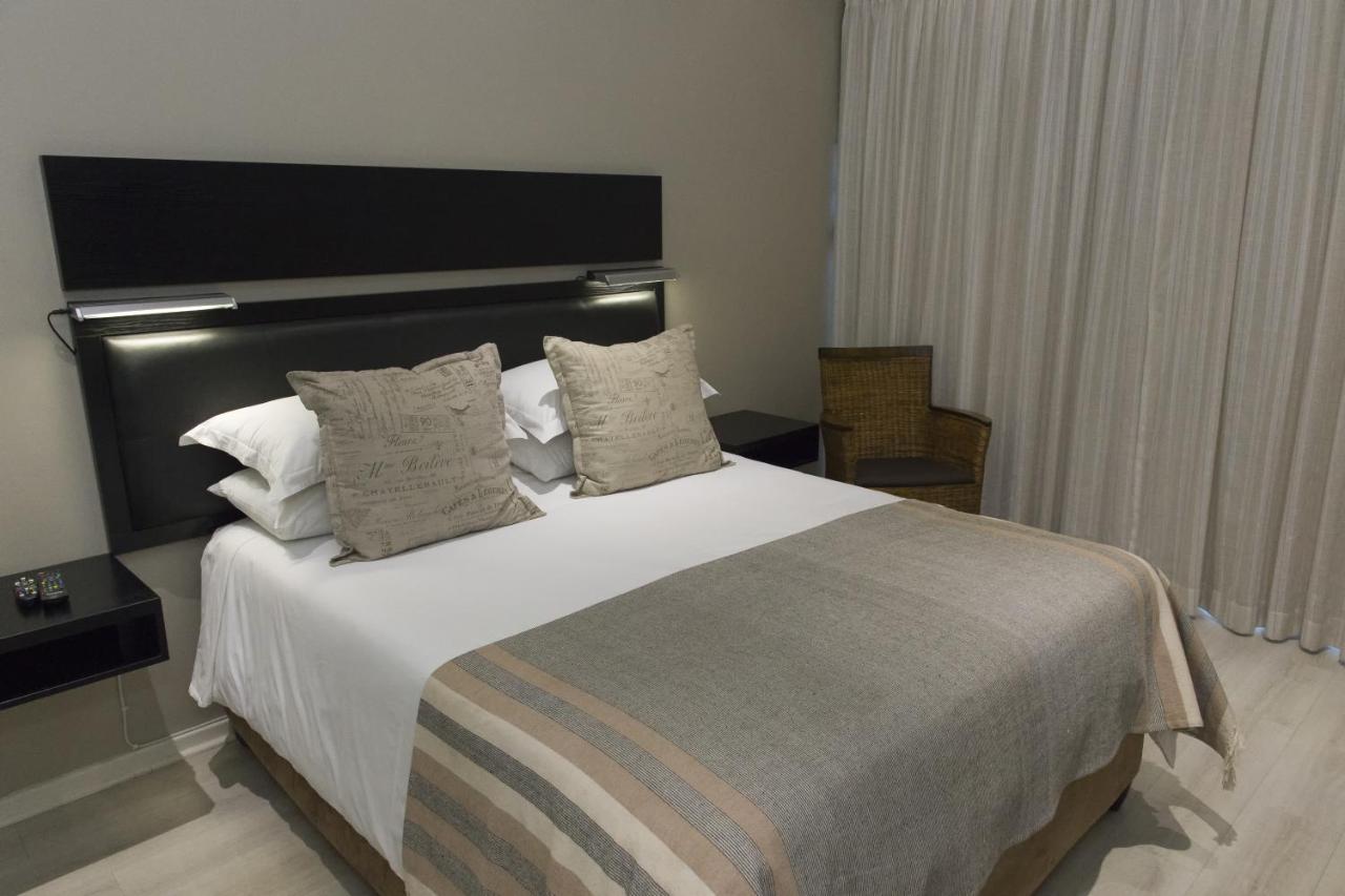 Luxury Queen Room - 2