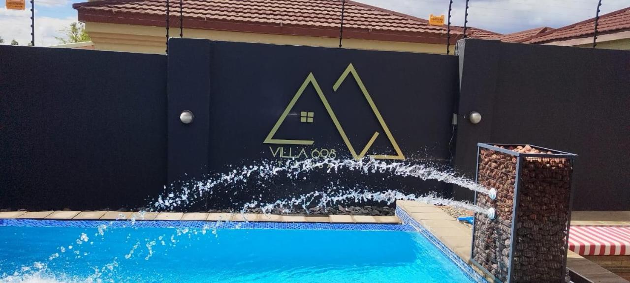 Villa 698 tswinga - B&B