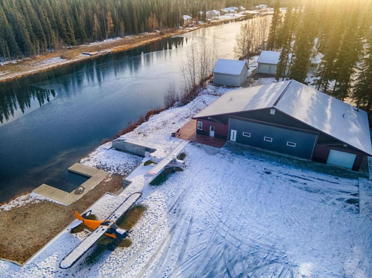 Lakefront Aviators Aurora Retreat - Ferienwohnung North Pole