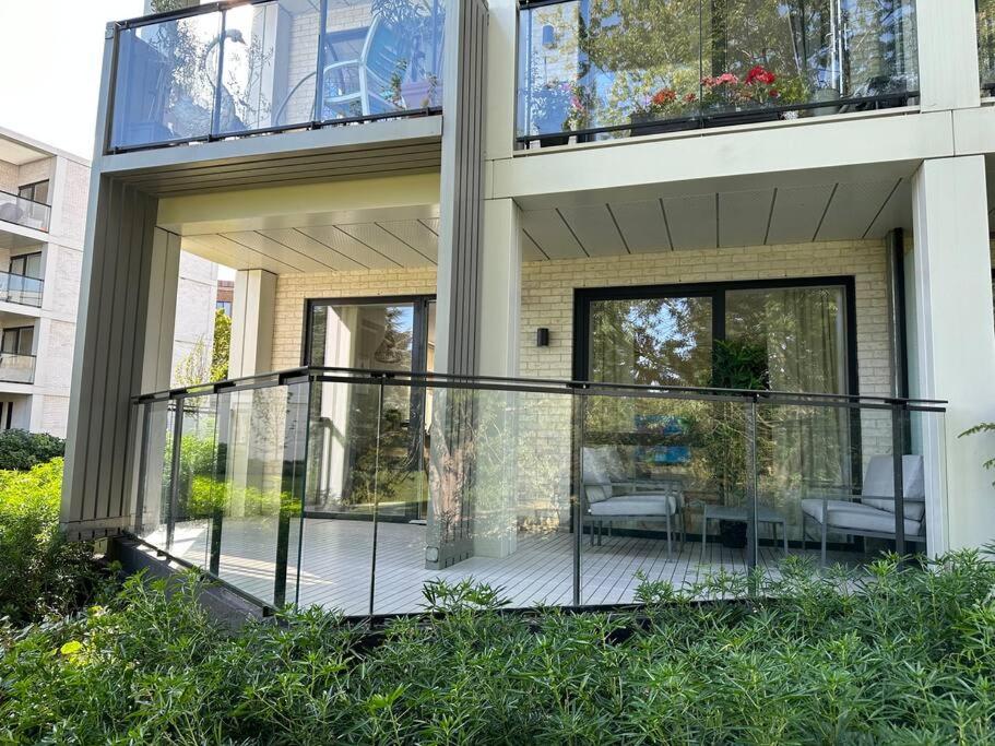 Vick's house with parking and EV chrgr - B&B