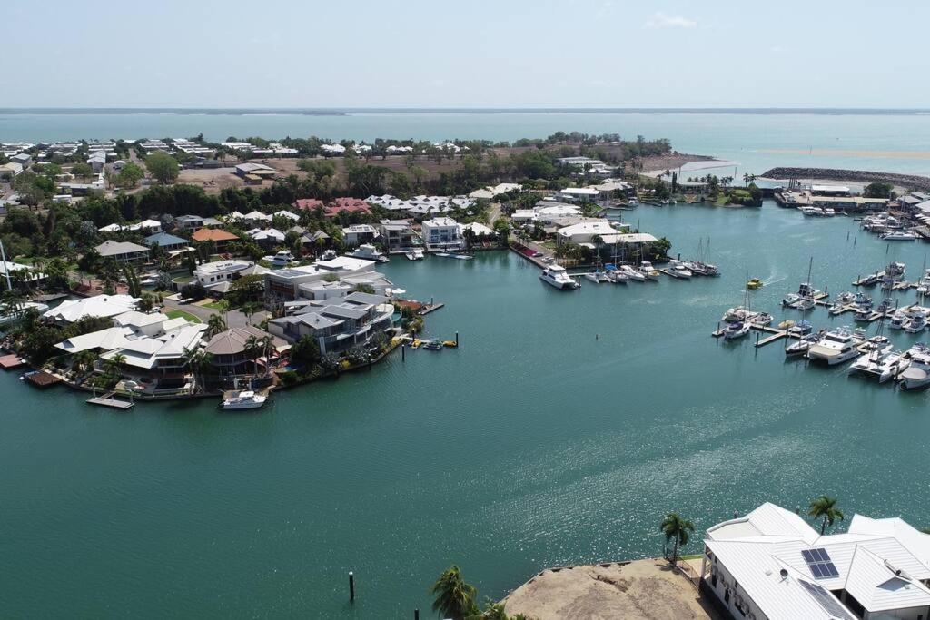 Marina Views Apartment Cullen Bay - B&B