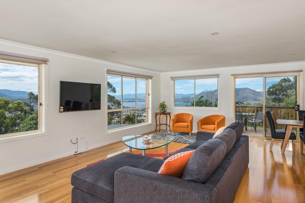 Mayhill Views space and style - B&B