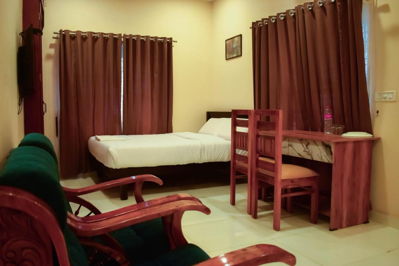 B&B Thiruvananthapuram - A S Manzil Lounge - Bed and Breakfast Thiruvananthapuram