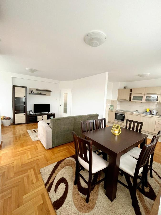 Apartments Family House - Ferienwohnung Banja Luka