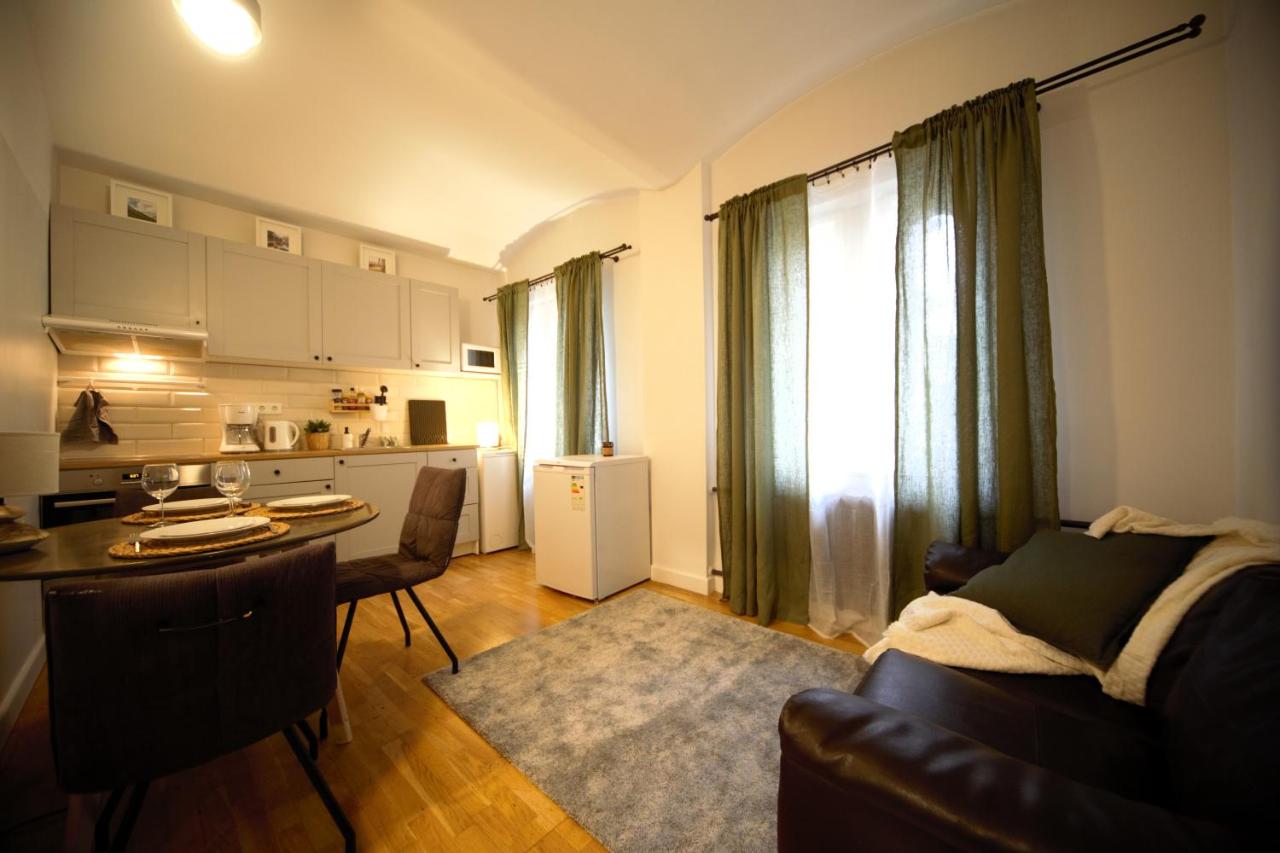 Valnu street Old Town - quiet area - B&B Riga