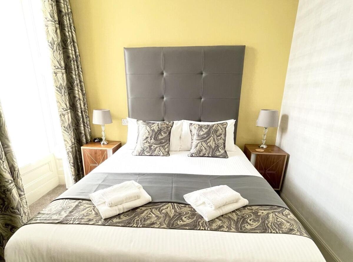 Deluxe Double Room with Shower
