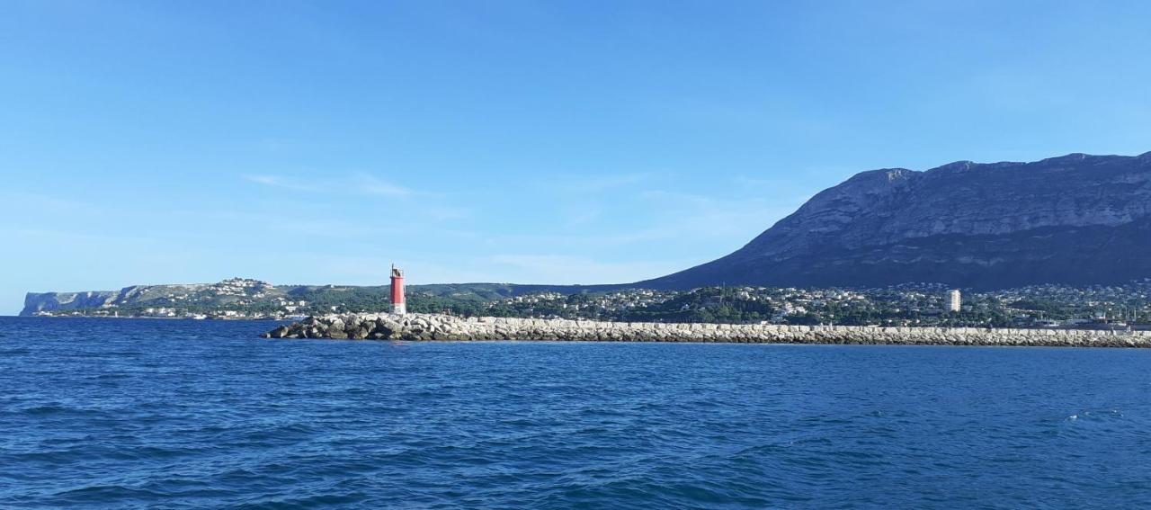 Els Poblets Denia offers Casa Crosby - Private studio within walking distance to the beach - B&B Miraflor