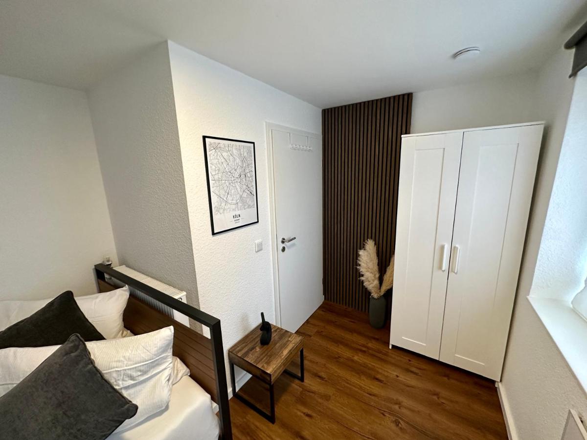 B&B Cologne - Modernes Apartement am Rhein in ruhiger Lage - Bed and Breakfast Cologne