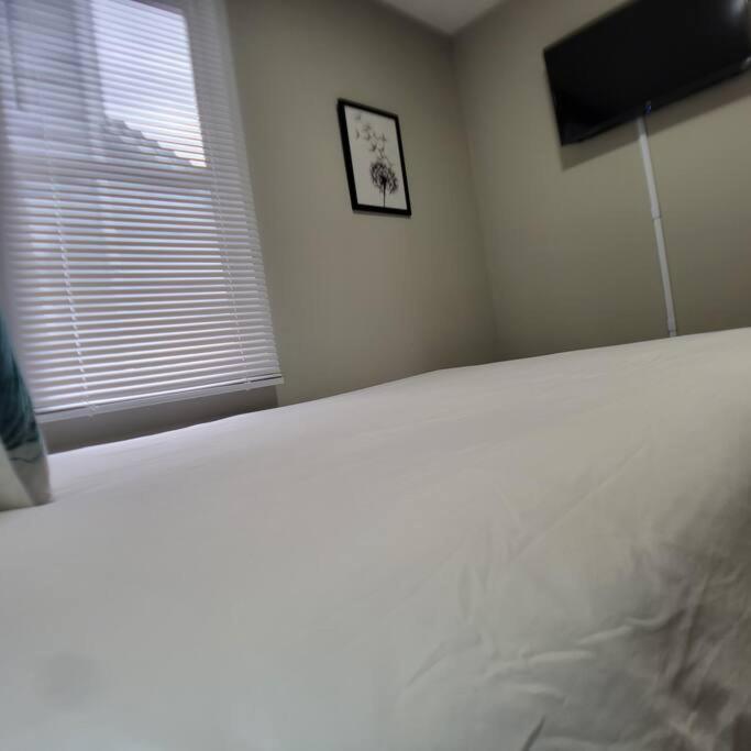 2 bd 2 bath - 5 Min to Downtown - B&B