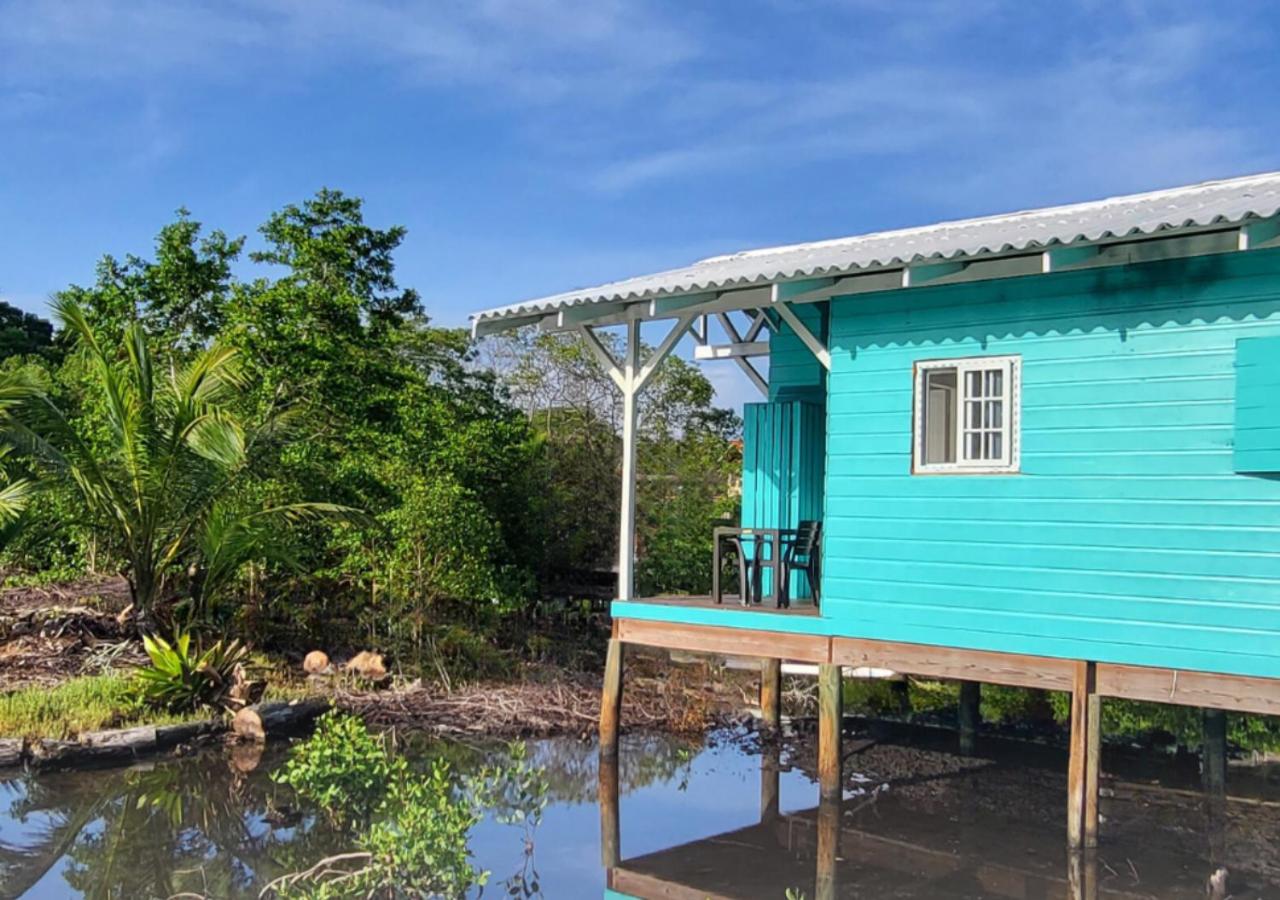 Coco Key EcoLodge 45m2 private and sea access - B&B Bocas del Toro