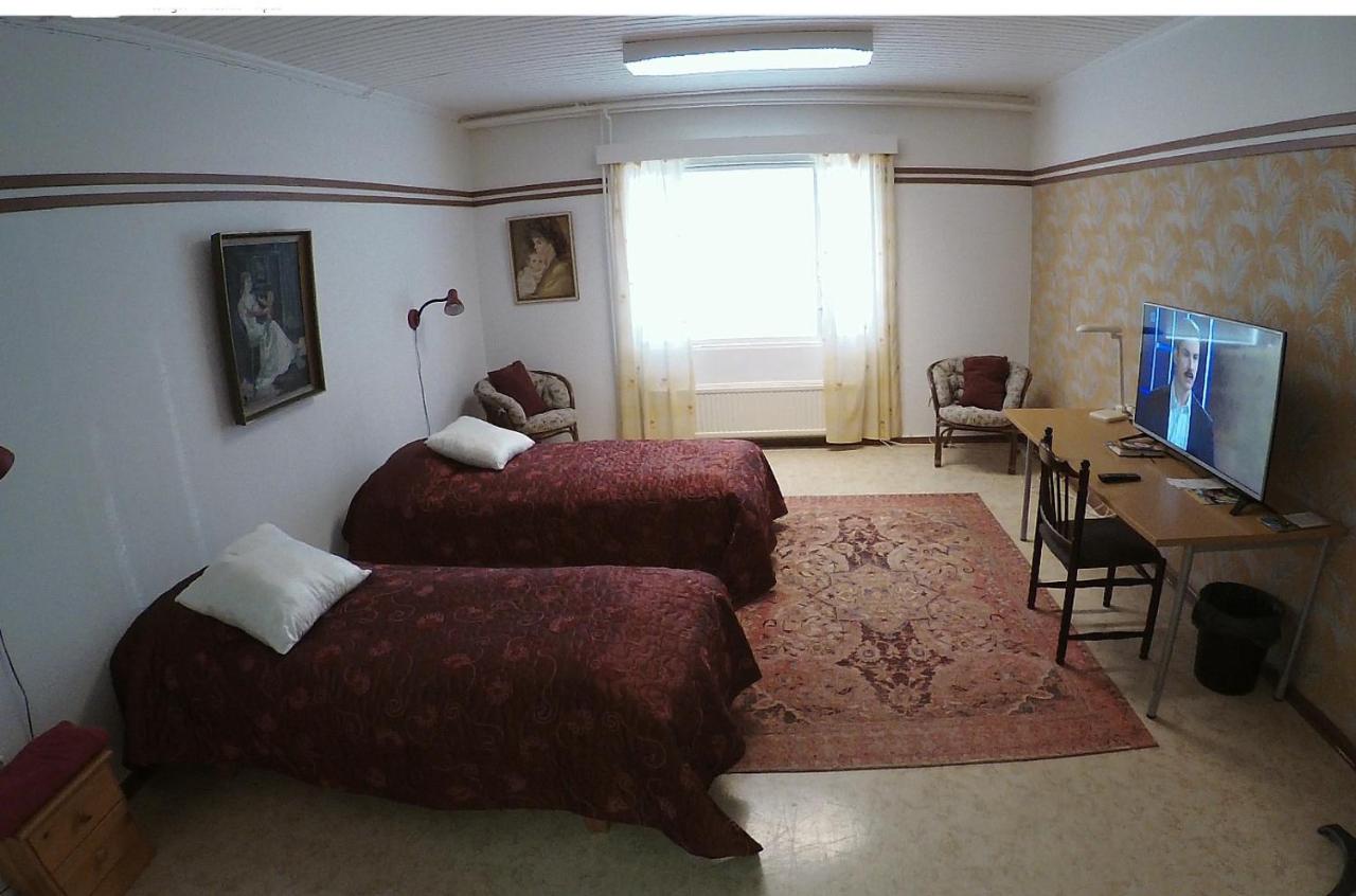 Twin Room with Private External Bathroom