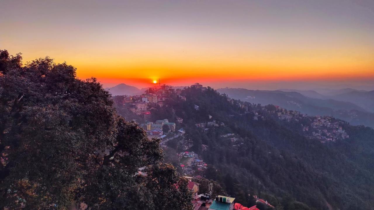 B&B Shimla - The Ashoka Inn 300mts walkable from Mall Road - Bed and Breakfast Shimla