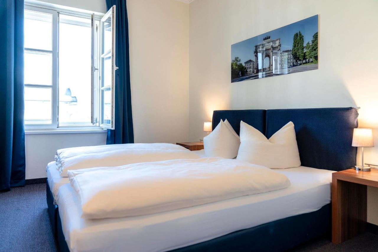 Double or Twin Room with Shower