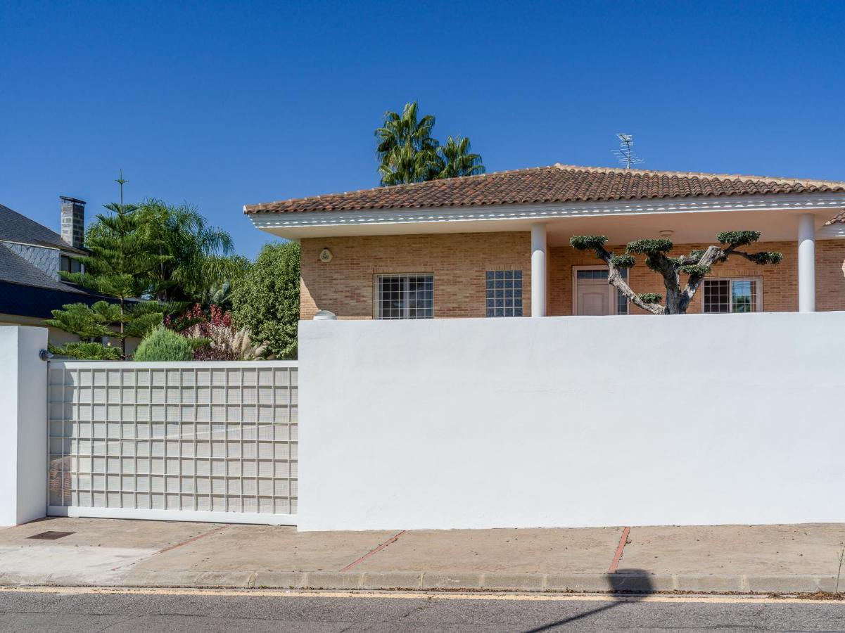 Casa Chalet Villa con piscina, jardín y aire acondicionado cerca de Valencia en La Eliana-L'Eliana - Ferienwohnung L'Eliana