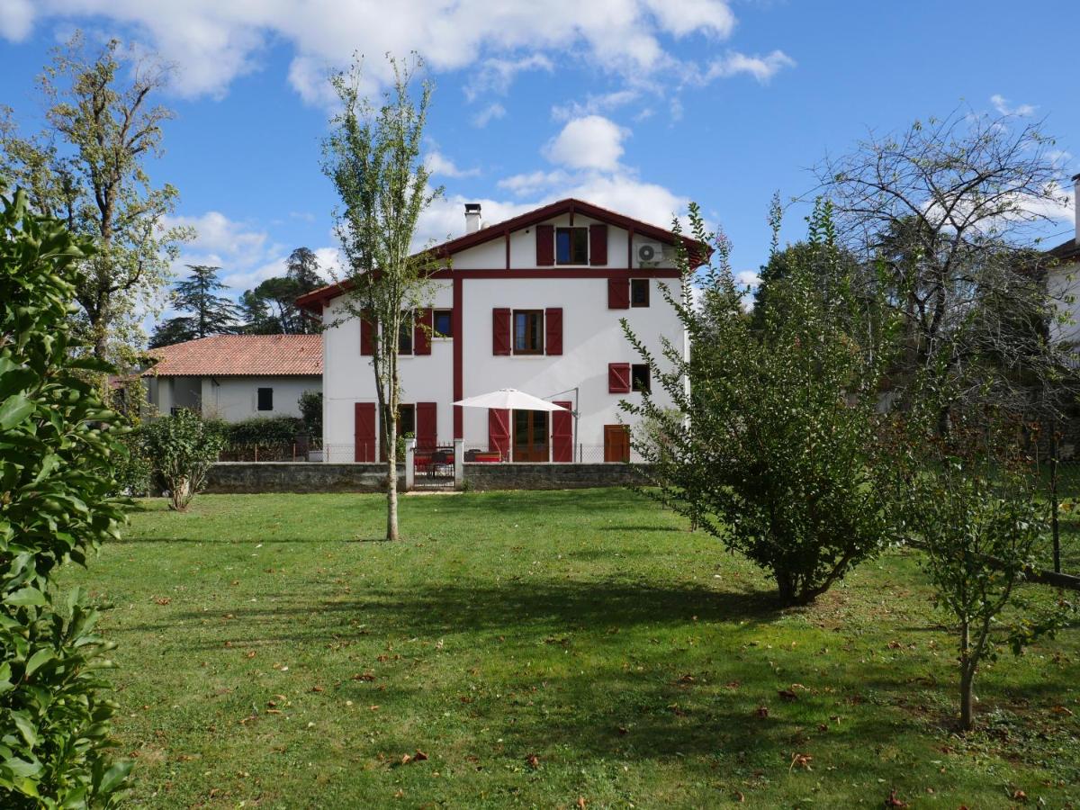 Maison Bernatenia - Ferienwohnung Uhart-Cize