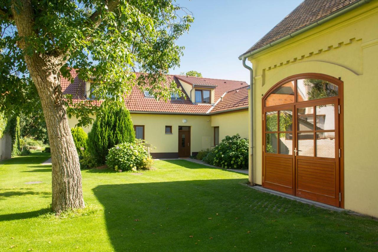 B&B Hartvíkovice - Penzion Hájenka - Bed and Breakfast Hartvíkovice