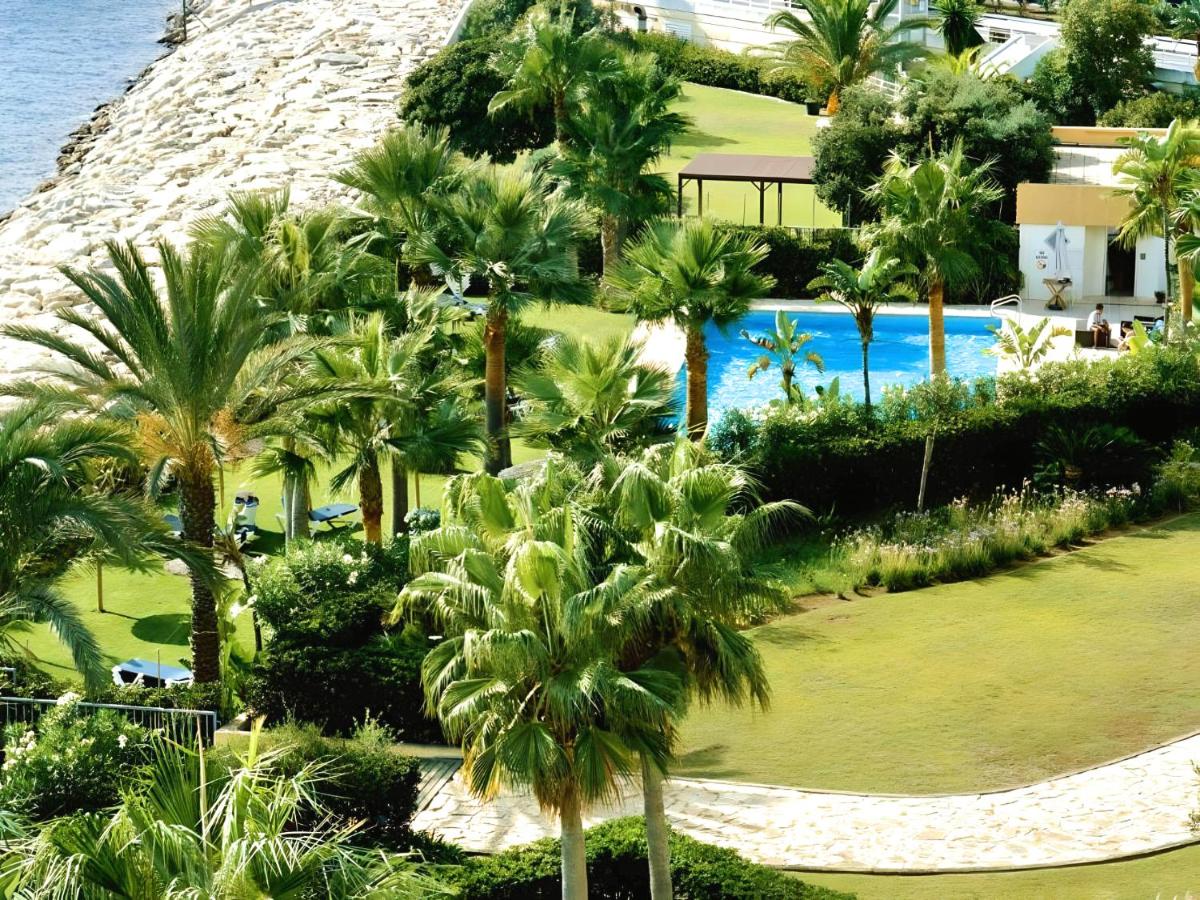 Fabulous studio apartment with aircon, parking and terrace ocean view - B&B Gibraltar