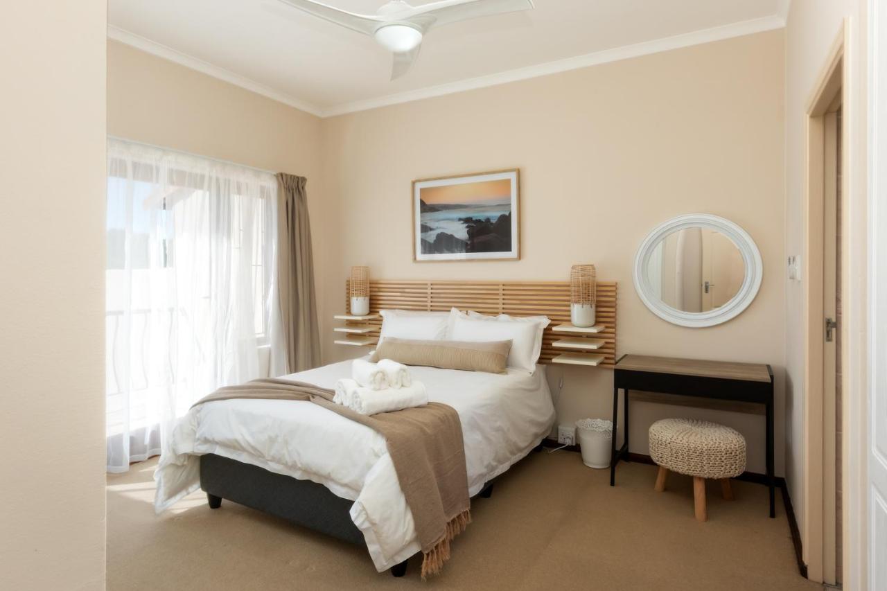 B&B Mossel Bay - Stay@Tuscany - 3 Bedroom Luxury Holiday Home - Bed and Breakfast Mossel Bay