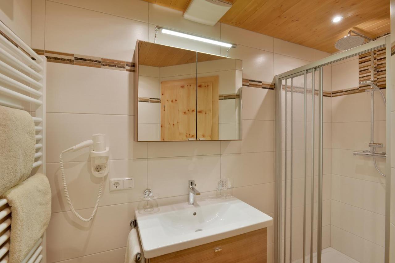 Camera Matrimoniale/Doppia con Letti Singoli con Balcone 