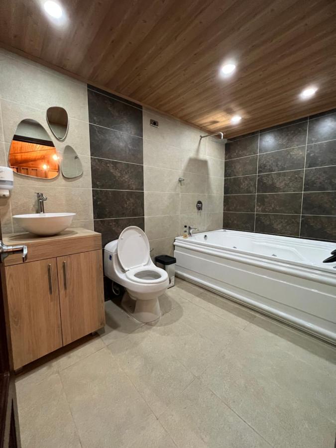 Cabaña Valle De La Laguna, jacuzzi y vista al Lago - B&B Aquitania