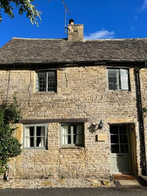 B&B Stow on the Wold - Cosy Cotswold Cottage - Bed and Breakfast Stow on the Wold