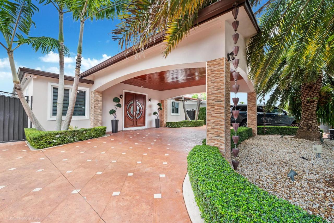 Peaceful Rental Retreat in Miami Jacuzzi, BBQ L25 - B&B Hialeah