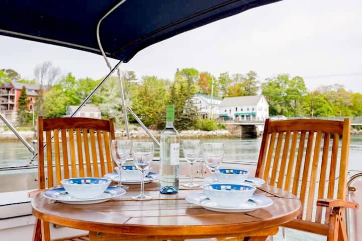 Maine Bed & Boat, Nebi - B&B
