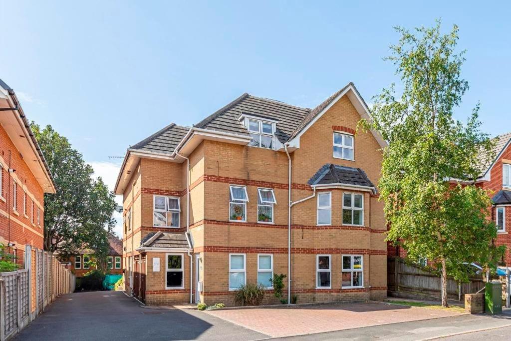 BOURNECOAST: SHORT WALK TO SANDY BEACHES - FM3070 - B&B