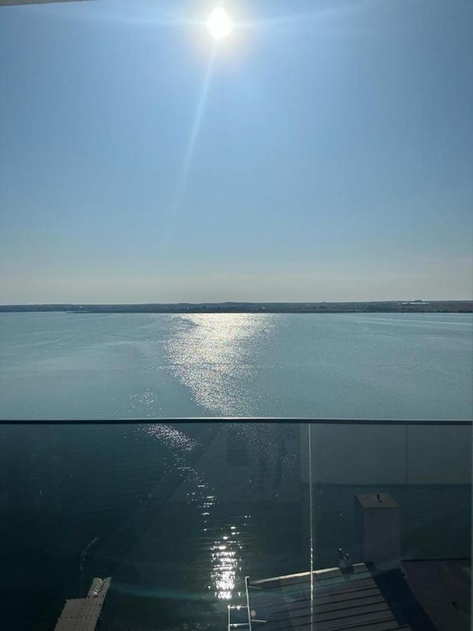 Koya Tower by Lake Mamaia - Bed and Breakfast