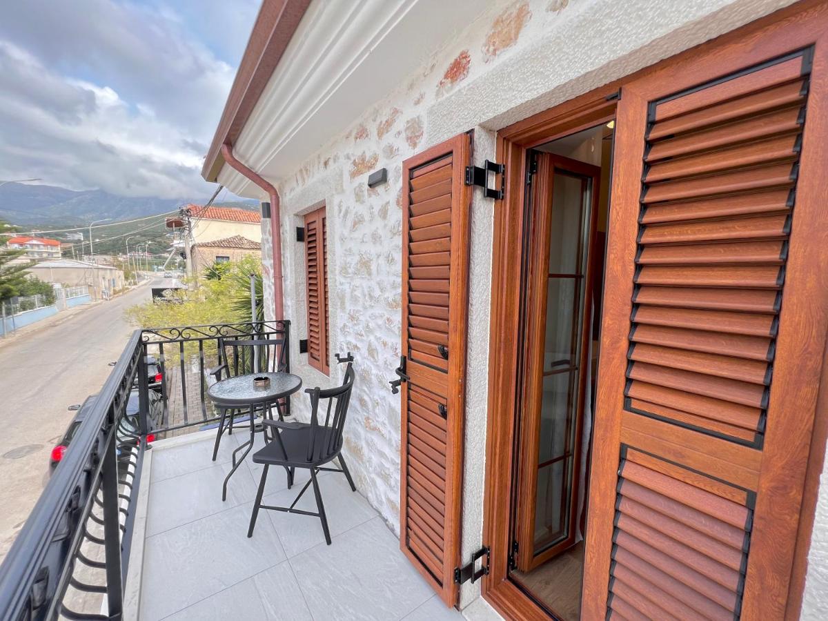 Elpis Guest House - B&B