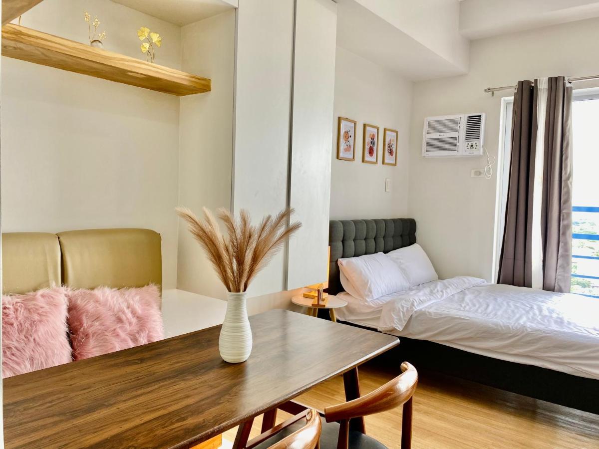16F Condo at The Loop Tower Limketkai Center CDO - B&B