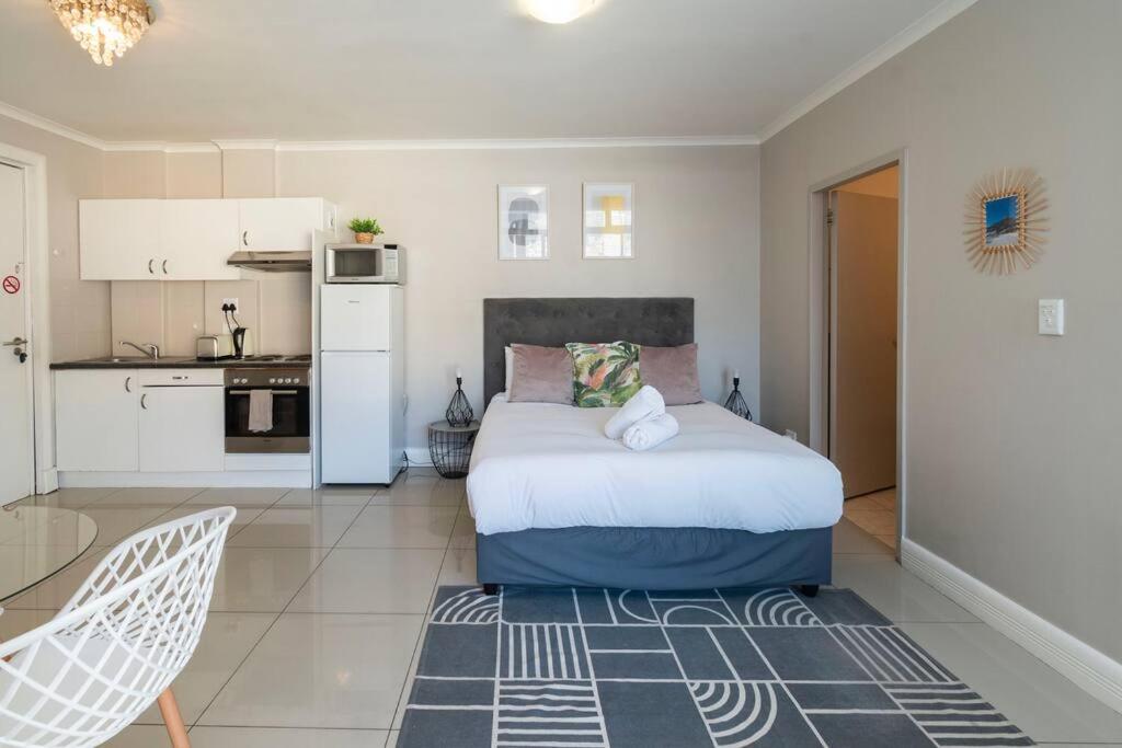 Charming Studio Apartment - B&B