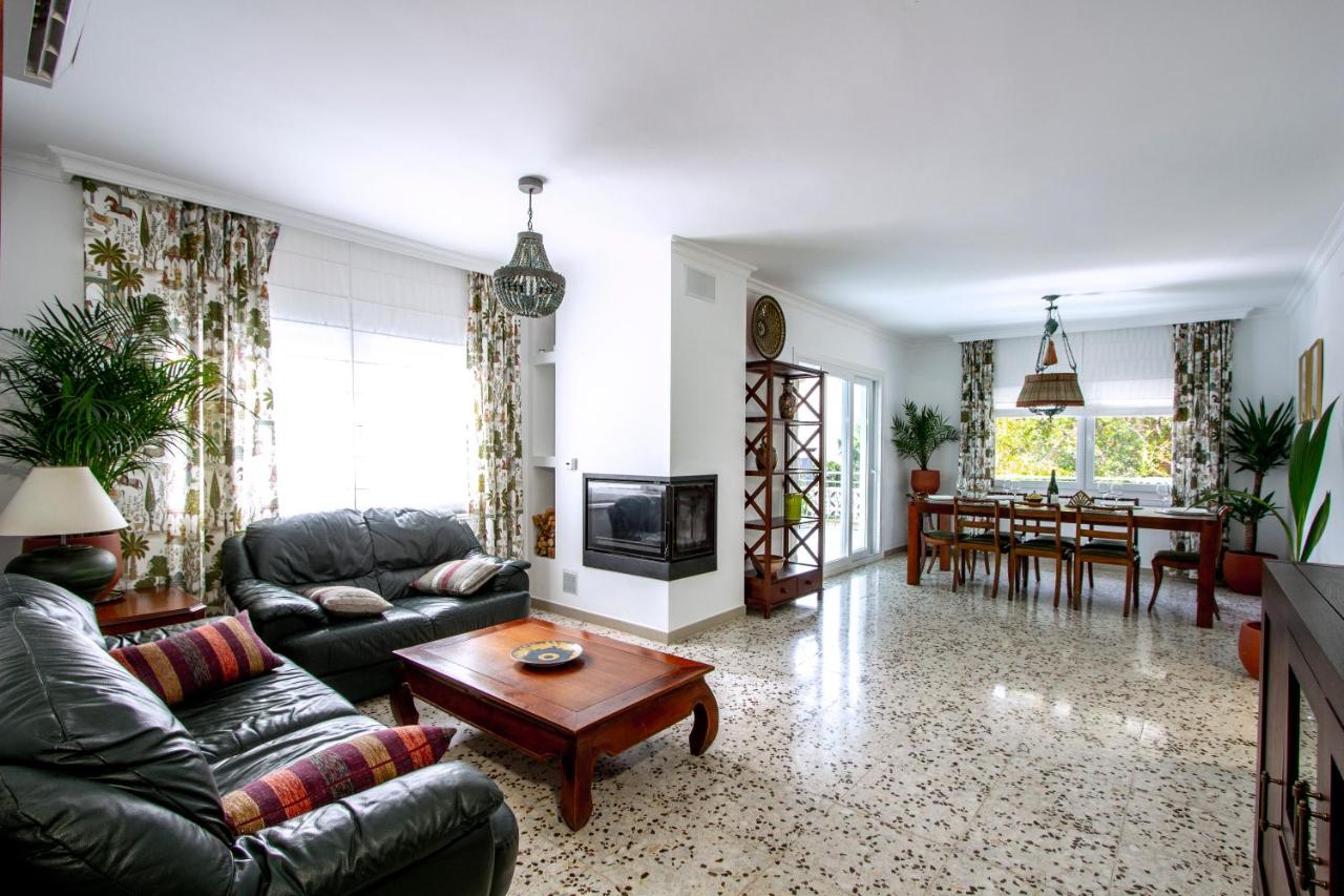 Newly furnished cozy house next to the beach - B&B Calafell