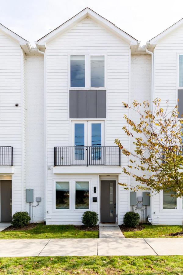 Diamond Retreat Townhome 7 Beds 3 mi to Downtown - Ferienwohnung