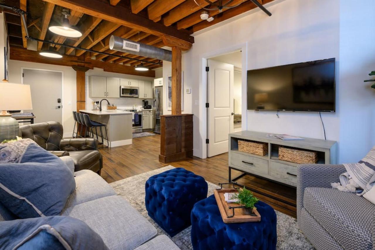 Regal Retreat in Nashville Pool Gym Free Parking - B&B Nashville