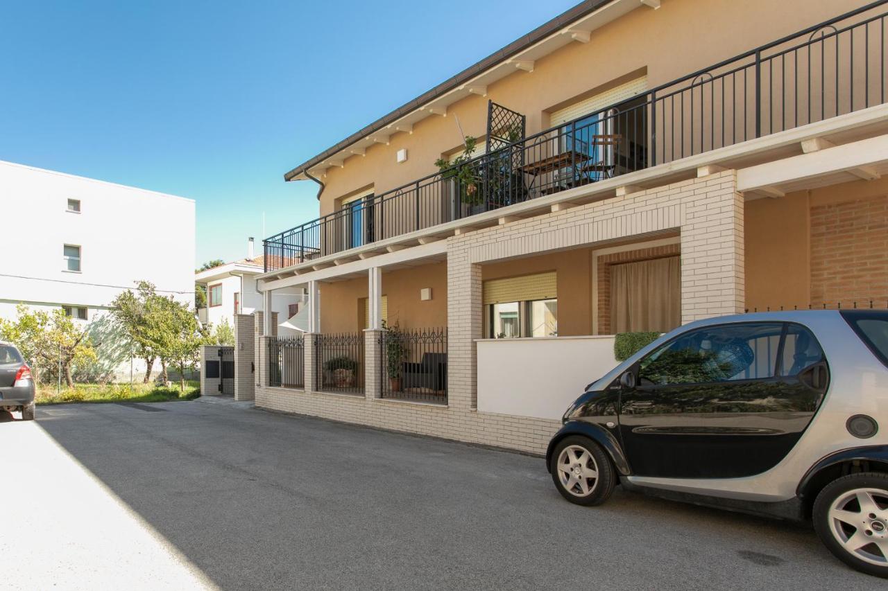 Grazioso appartamento seconda fila sul mare - wifi - Chambres d'hôtes Roseto degli Abruzzi