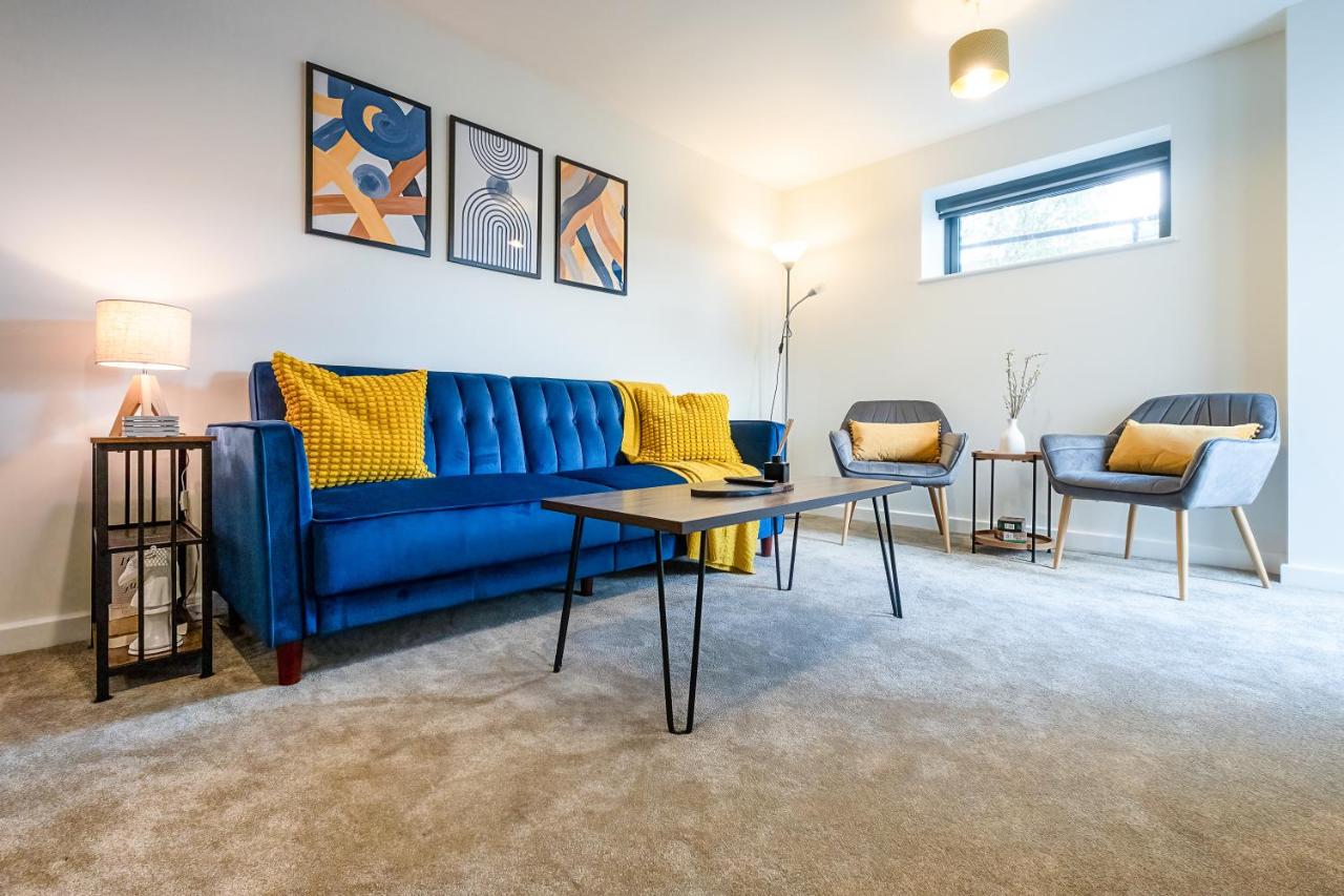 B&B Luton - Luton Modern Serviced Accommodation for contractors, relocators, professionals, tourists and students - AkuGi Homes - Bed and Breakfast Luton