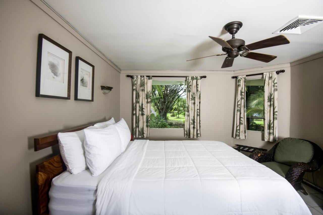 Cozy getaway w/pool-tennis-bbq near Manuel Antonio - Chambres d'hôtes Manuel Antonio