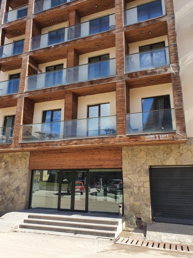 Apartment mit Balkon