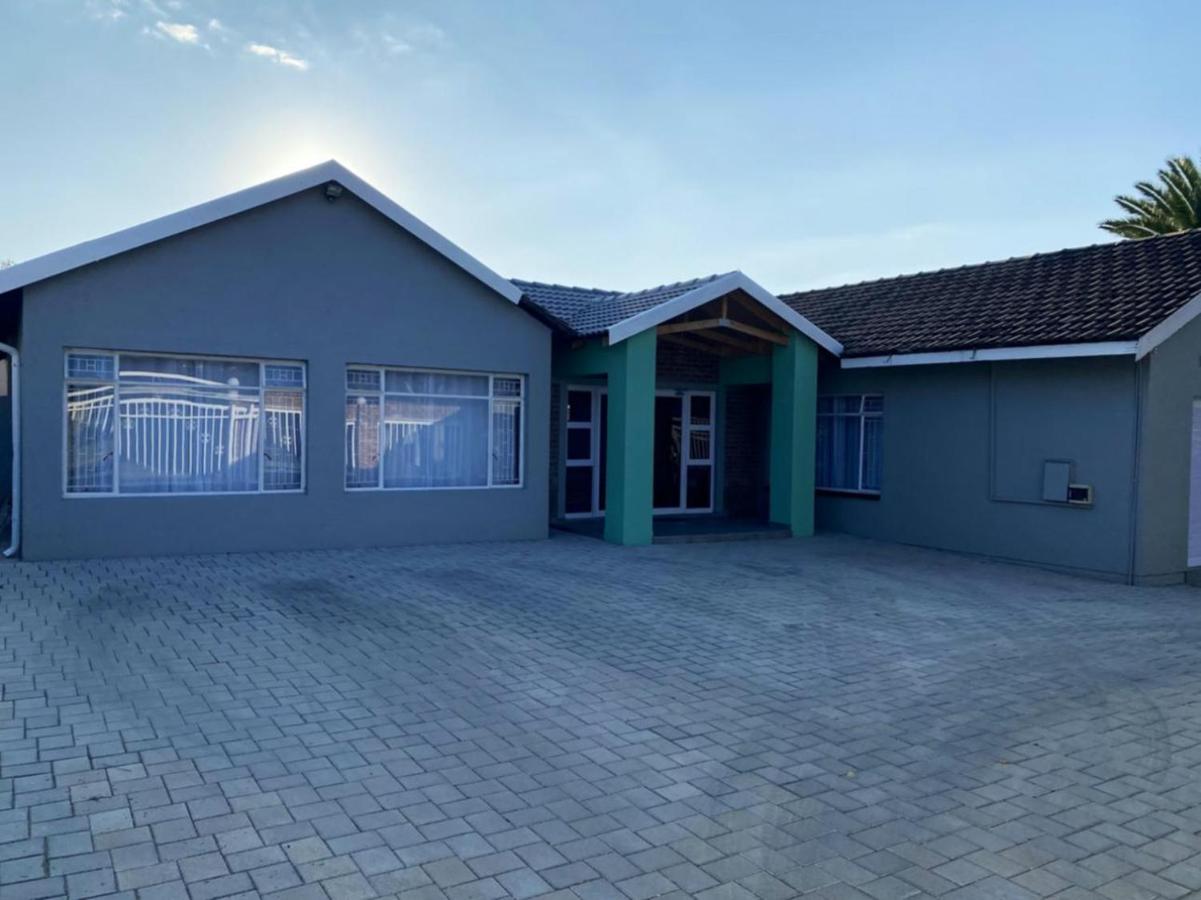 StaySure Guesthouse - Ferienwohnung Alberton