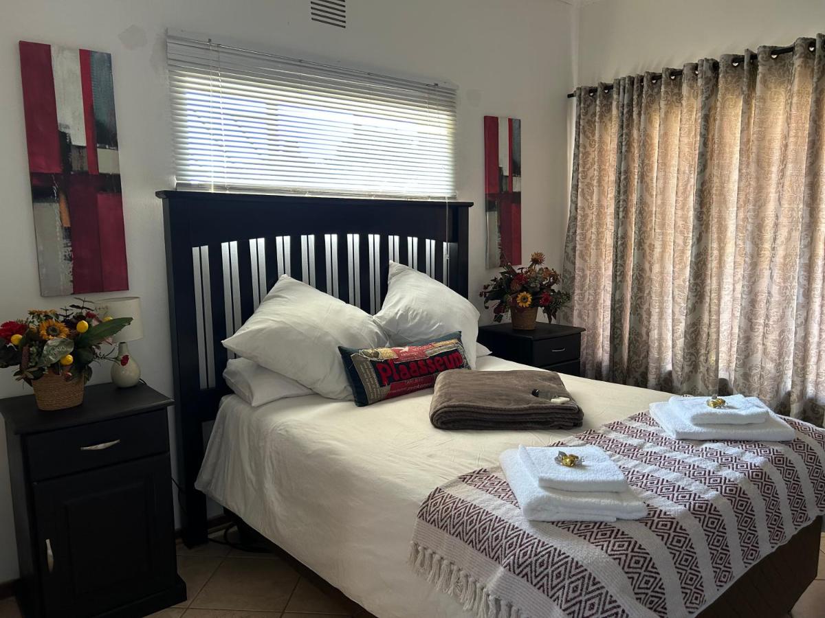 B&B Klerksdorp - 9 wena Ave Guesthouse - Bed and Breakfast Klerksdorp