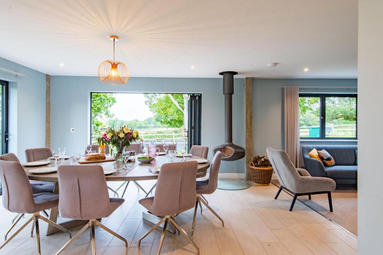 Old Harrow Barn by Bloom Stays - B&B