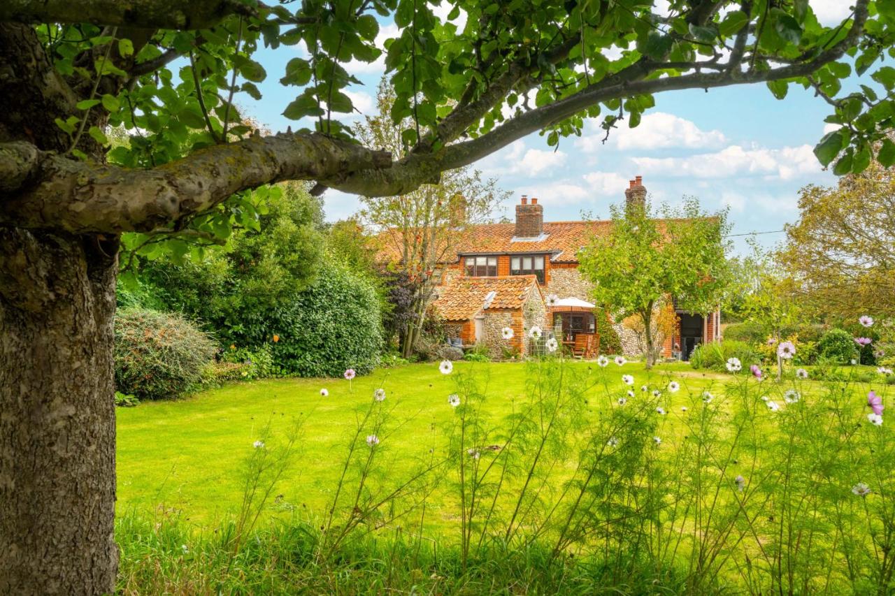 B&B Sharrington - Annie's Cottage - Big Skies Holiday Cottages - Bed and Breakfast Sharrington